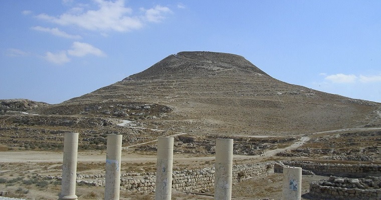 הרודיון מהתחתית למעלה