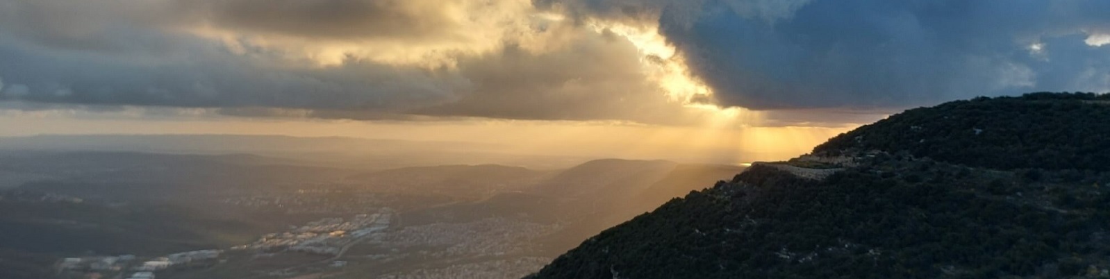 באנר רוחב מתלול צורים בגליל תרבות האלה