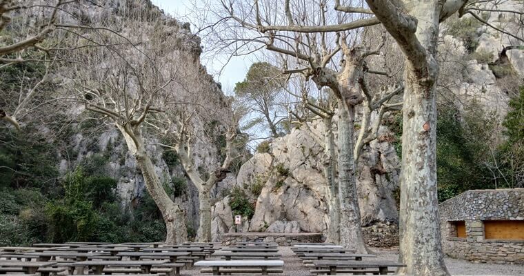 סלע נוטרה דאם דה לה קרוס