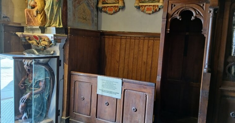 פסל של השטן רנה לה שאטו צרפת