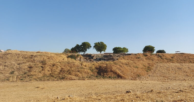 שער של האקרופוליס הישראלי תל חצור